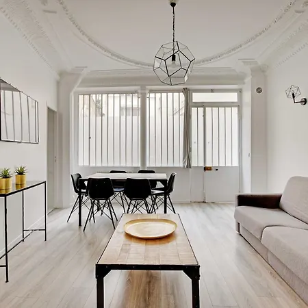 Magnificent - 2br 6p - Rochechouart Apartmán *